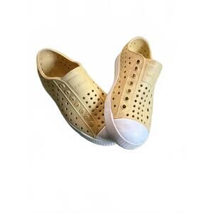 Native Jefferson Slip-On Shoes in Yellow- Children’s Size 12